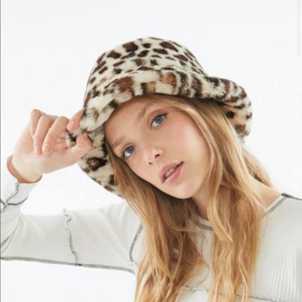 Urban Outfitters Fuzzy Fur Bucket Hat Leopard